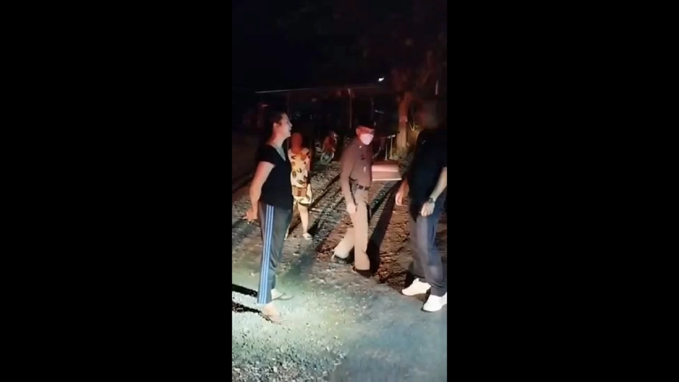 เปิดคลิป ราชบุรีเดือด นปพ.บุกค้นบ้านต้องสงสัย "ปารีณา"โวยลั่น บุกรุกยามวิกาล