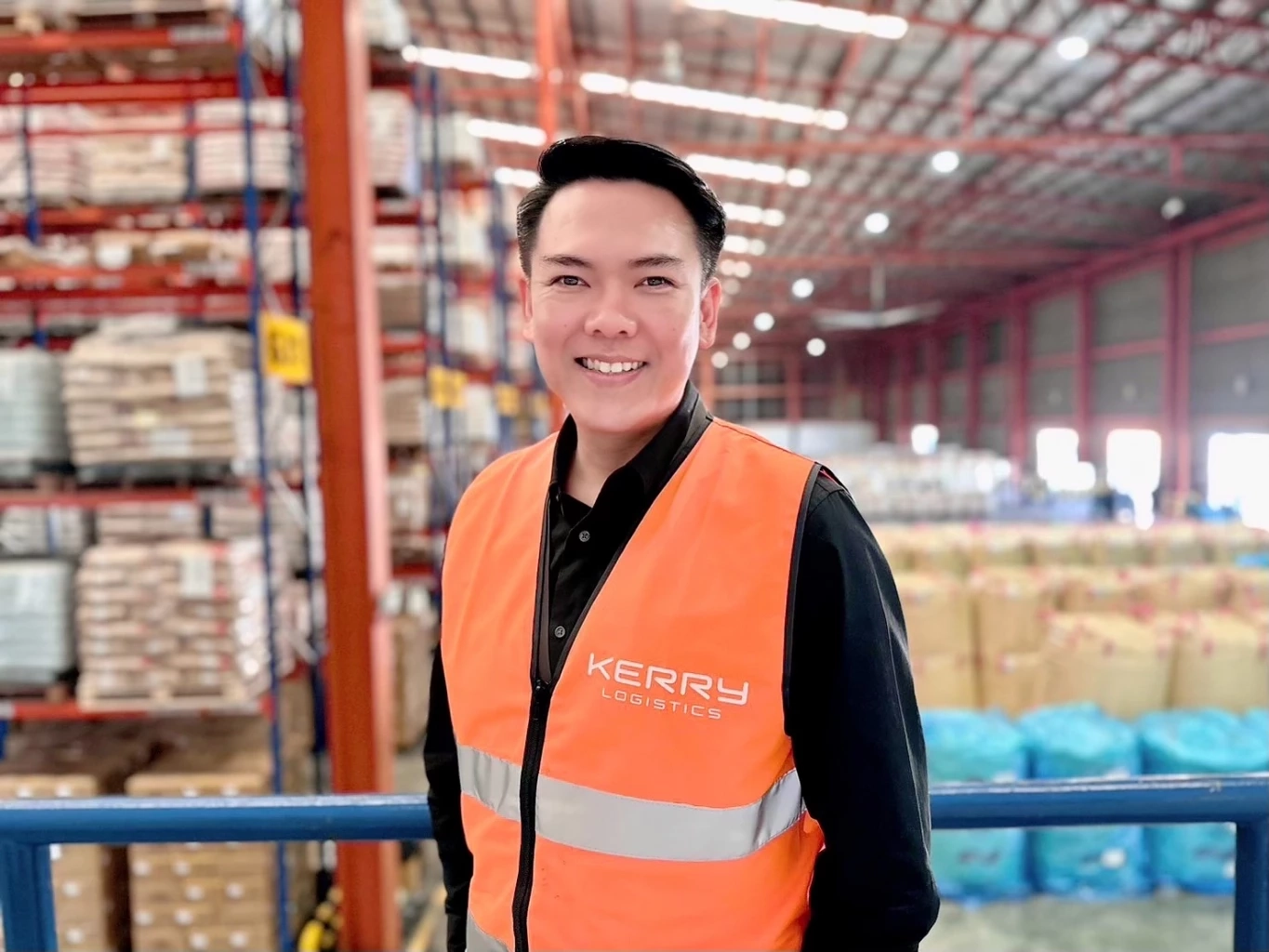 นายพงศ์ศิริ ศิริธร ผู้จัดการประจำประเทศไทย บริษัท เคอรี่ โลจิสติคส์ (ประเทศไทย) จำกัด