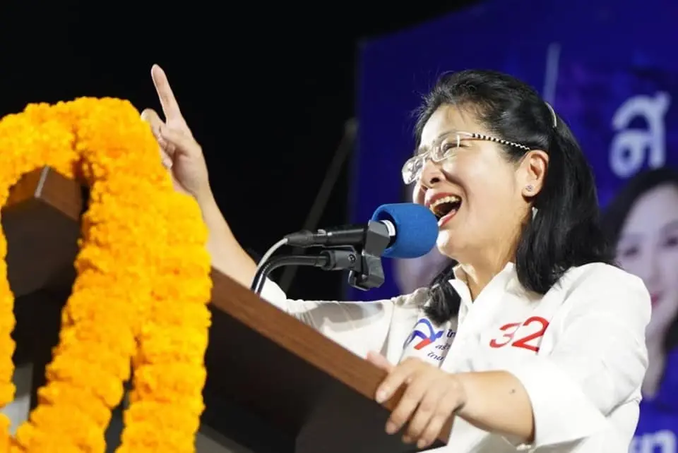 "อดีตนิสิตข้ามเพศจุฬาฯ" ร้อง "หญิงหน่อย" ขอให้ราชภัฏสวมชุดครุยรับปริญญา