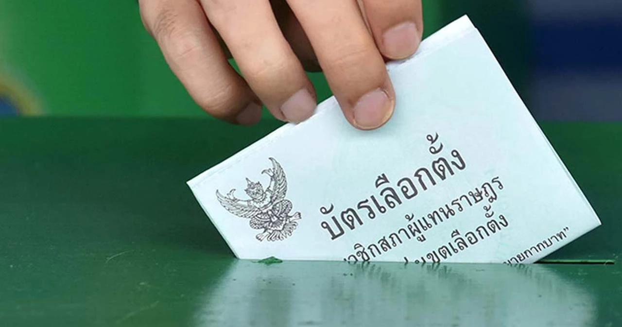 เข้าคูหา กาบัตรสองใบ "เหล่าดารา" ชวนคนไทย ใช้สิทธิเลือกตั้ง 14 พ.ค. นี้