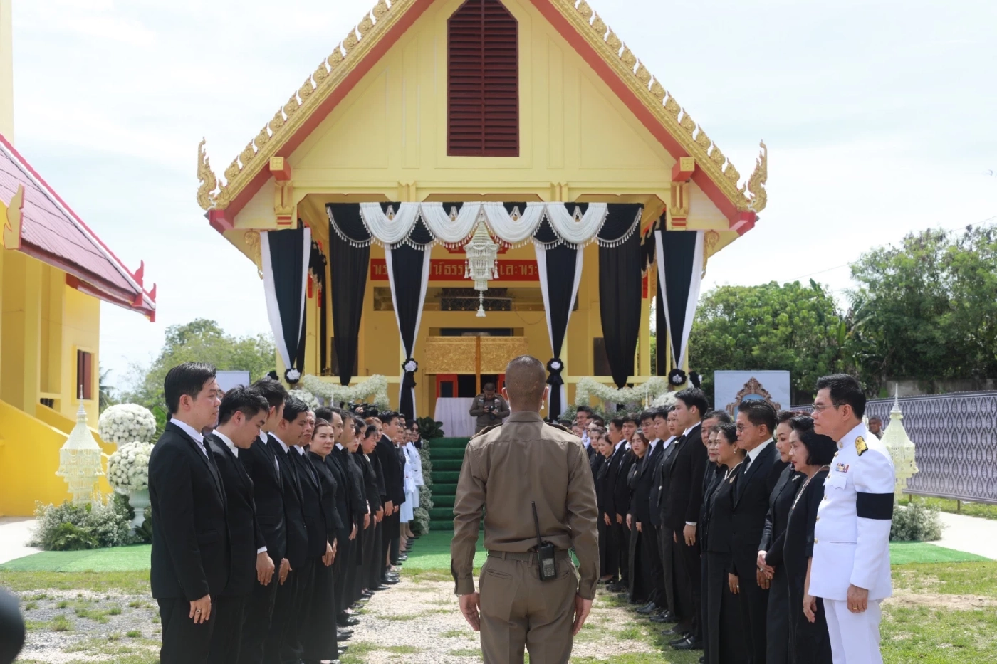 ตระกูลลักษณวิศิษฏ์ น้อมสำนึกพระมหากรุณาธิคุณ พิธีพระราชทานเพลิงศพพ่อวีระ