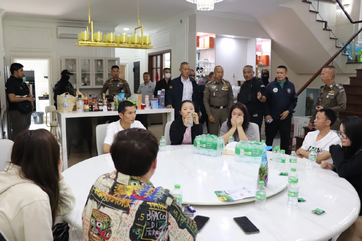 ทลายแก๊งมังกรจีน หลอกลงทุนเทรดเงินคริปโตข้ามชาติ กว่าหมื่นล้าน