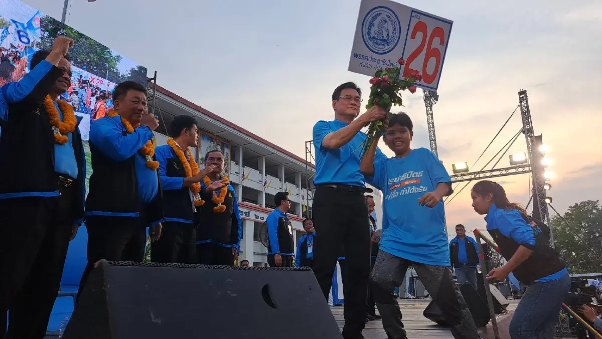 "จุรินทร์" อ้อนชาวพิจิตรเลือกปชป. ทั้งคนทั้งพรรค มั่นใจพาประเทศรอดวิกฤต