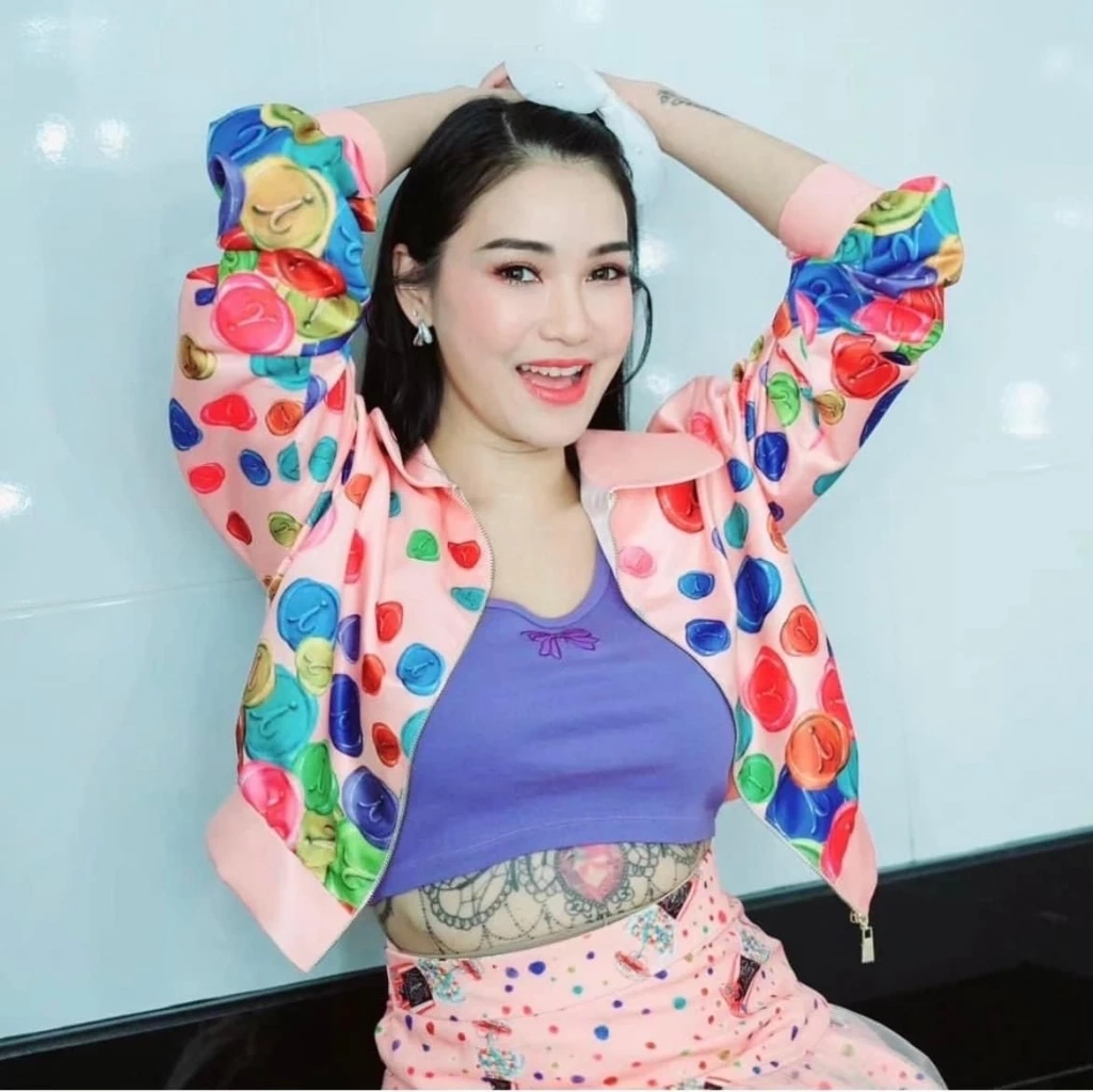 "ชมพู่ ก่อนบ่าย" ใจหายใจคว่ำพ่อเข้า ICU พร้อมขอบคุณทุกกำลังใจ