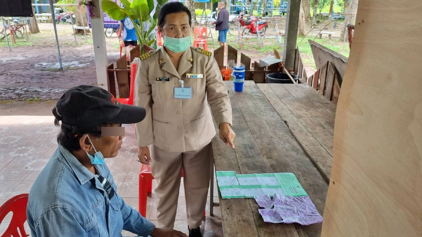 "คุณลุงชาวเชียงราย" ฉีกบัตรเลือกตั้ง66 อ้างกาผิดคิดว่าเปลี่ยนบัตรใหม่ได้