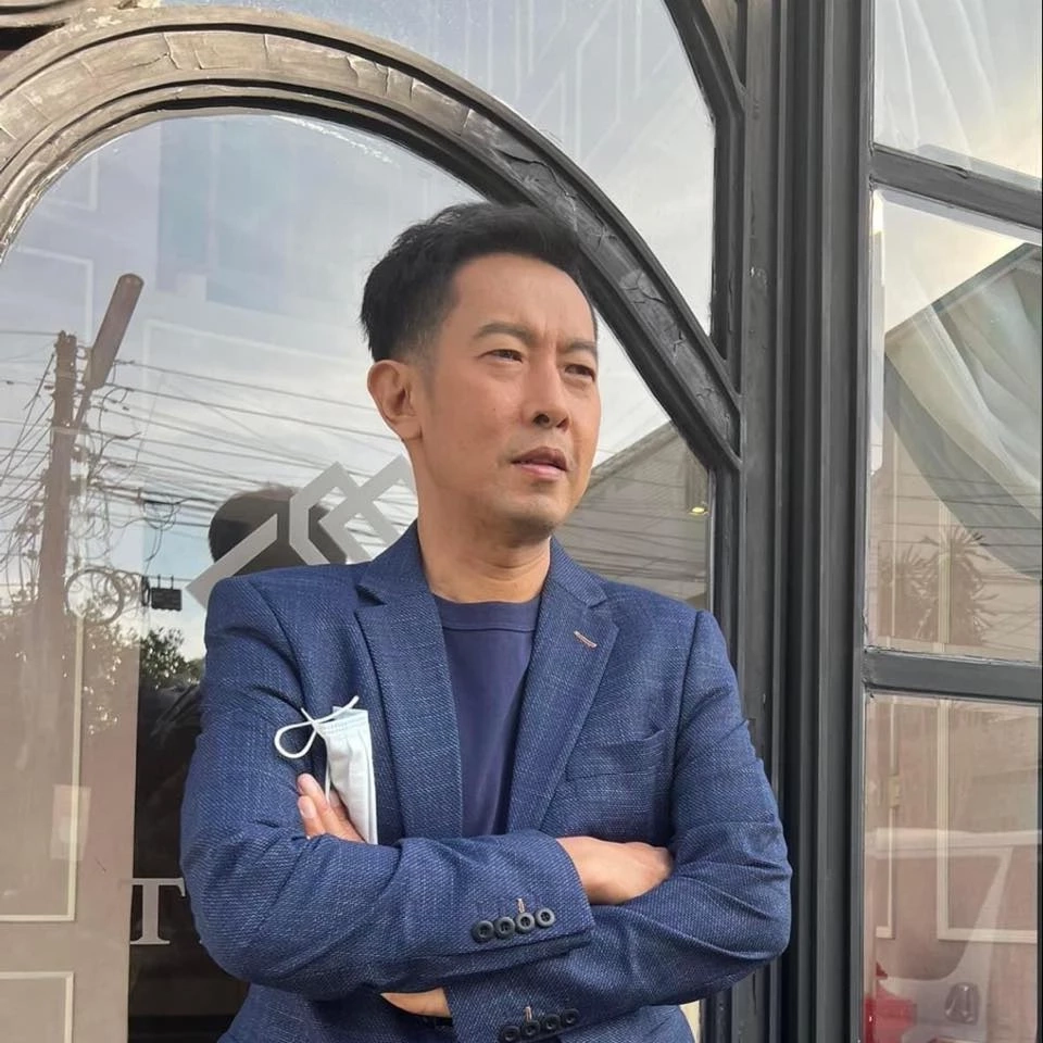 "หน.พรรคไทยสมาร์ท" รอดตายปาฏิหาริย์ โดนรถพ่วง 22 ล้อ ชนท้าย เชื่อผลบุญช่วย