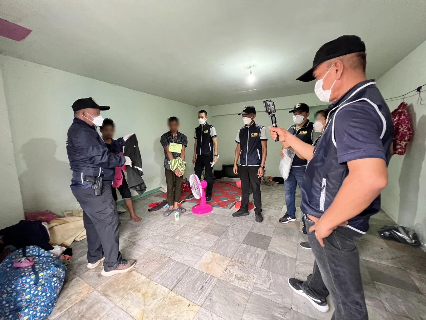 รวบแก๊งขอทานเขมร ใช้เด็กตระเวณขอเงินเมืองพัทยา รายได้วันละนับพันบาท