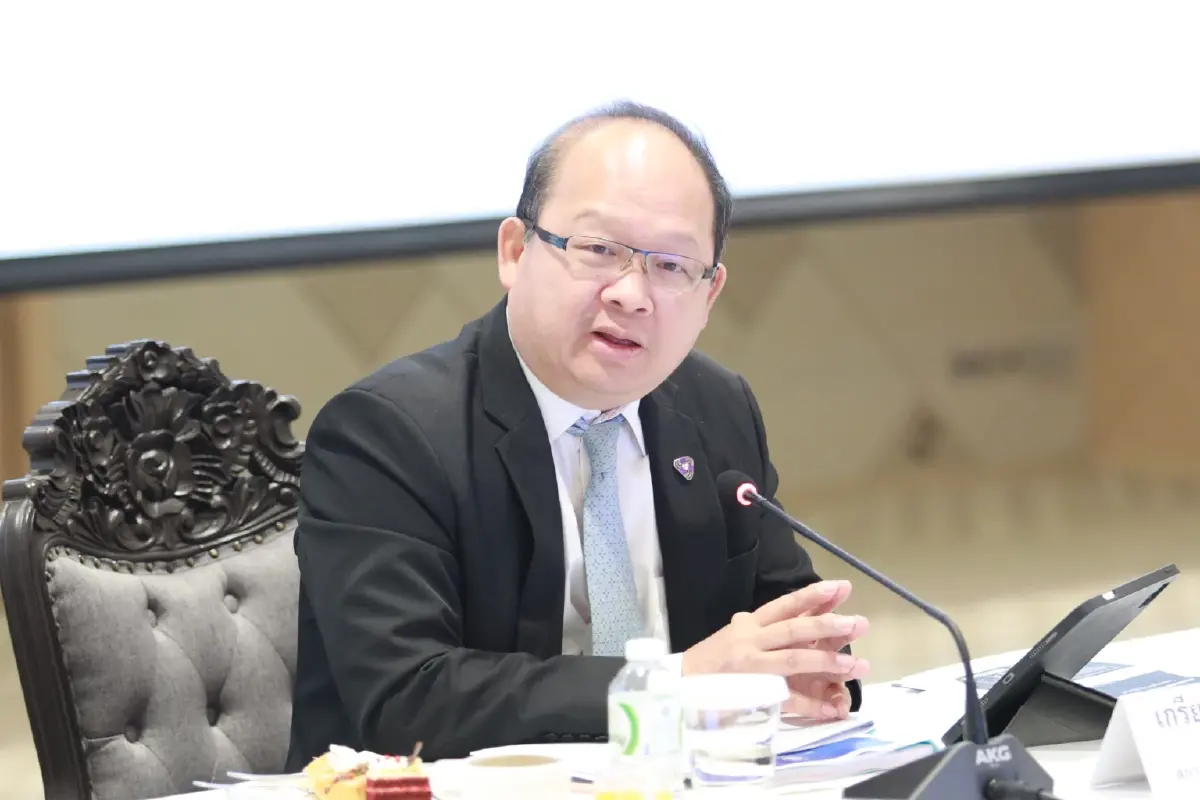 นายเกรียงไกร เธียรนุกุล ประธานสภาอุตสาหกรรมแห่งประเทศไทย (ส.อ.ท.) 