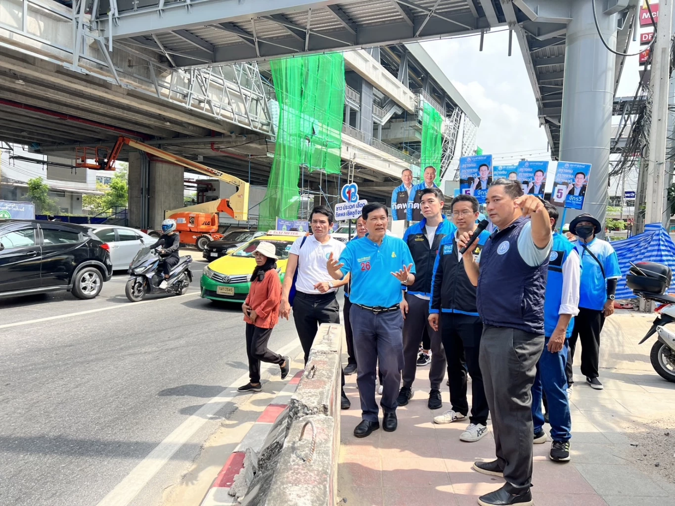 "ดร.สามารถ"  แนะแก้รถติดรับเปิดเทอม ชี้ "รฟม." ต้องเร่งเปิดโมโนเรล