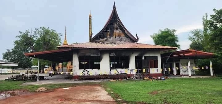 ระทึก! ไฟไหม้ศาลาวัด พระ - เณร ย้ายของอลหม่าน เอาออกมาได้แค่โลงเย็น 2 ใบ