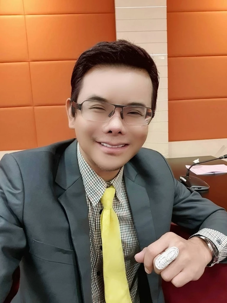 หนุ่ม จีสตาร์ ฟาด อดีต ส.ส. 18 มงกุฎ หลอกลวงชาวบ้าน  