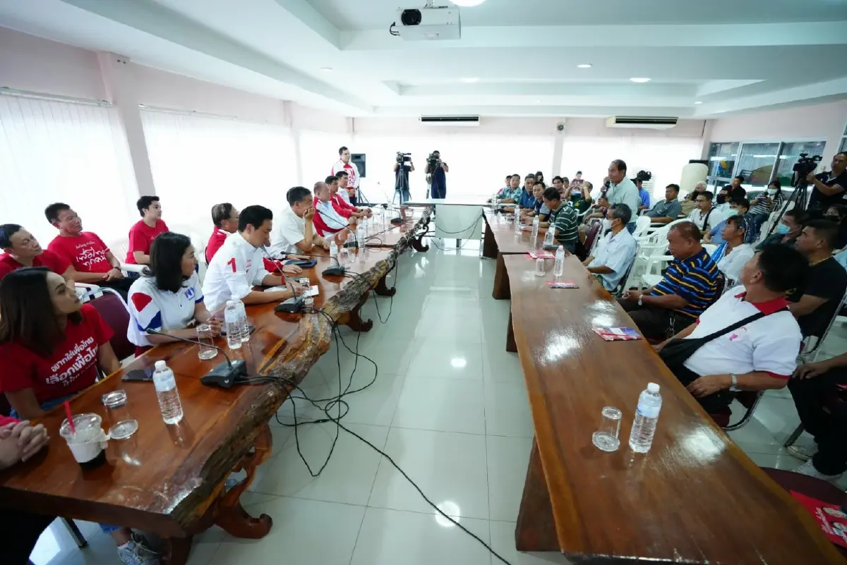รถแดงเชียงใหม่ วอน เพื่อไทย แก้ปัญหารถบริการผ่านแอปฯ ทำแข่งขันไม่เท่าเทียม