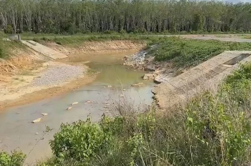 สลด ตายายมาเลือกตั้ง หลานชาย-หญิง จมน้ำในโพรงลึกดับคู่