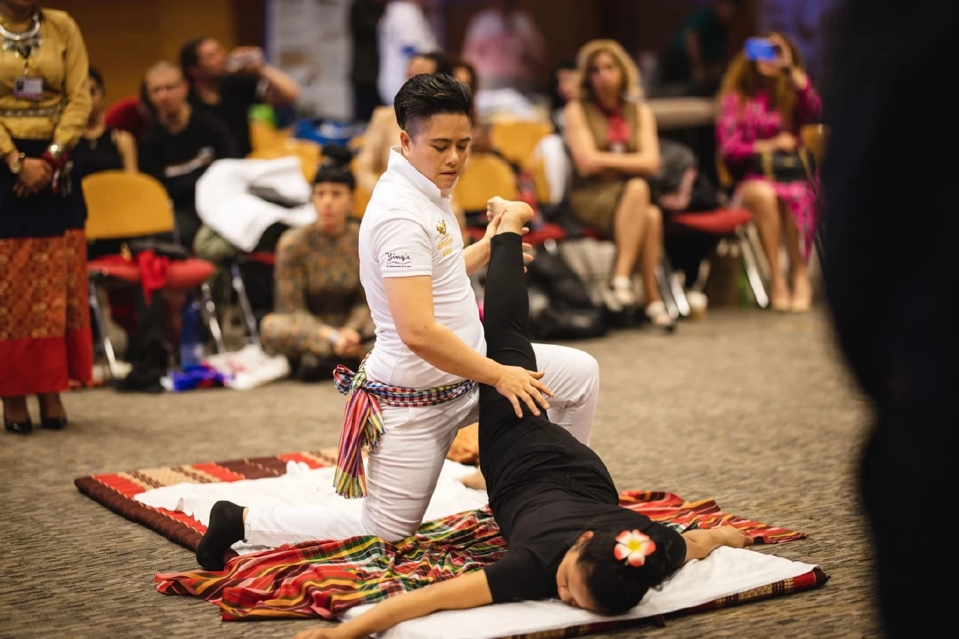 โด่งดังระดับโลก หญิง ร็อกสยาม คว้าแชมป์อันดับ 1 นวดกายด้วยพลังจิตบำบัด