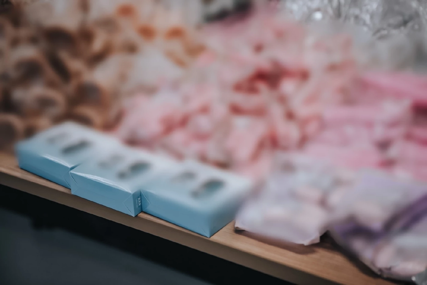 ปอท.บุกทลายแหล่งลักลอบขายเซ็กทอยออนไลน์ ยึดของกลางมูลค่านับล้าน