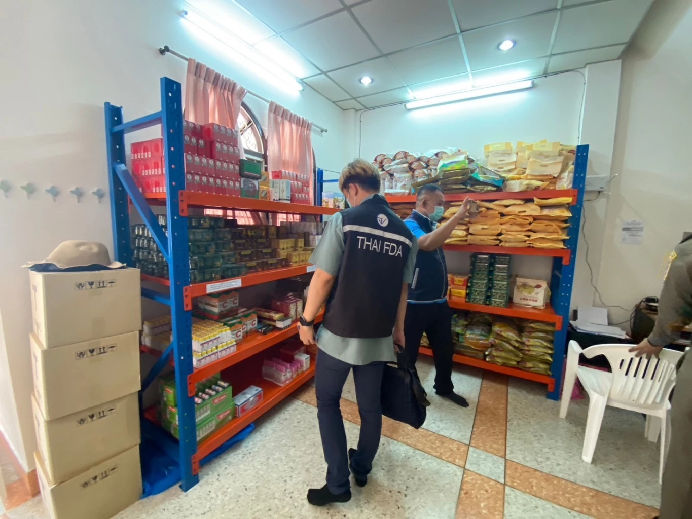 ปคบ.-อย.บุกปิด รง.สมุนไพรปลอม ผลิตขายนทท.จีน ฟันกำไร 100 เท่า