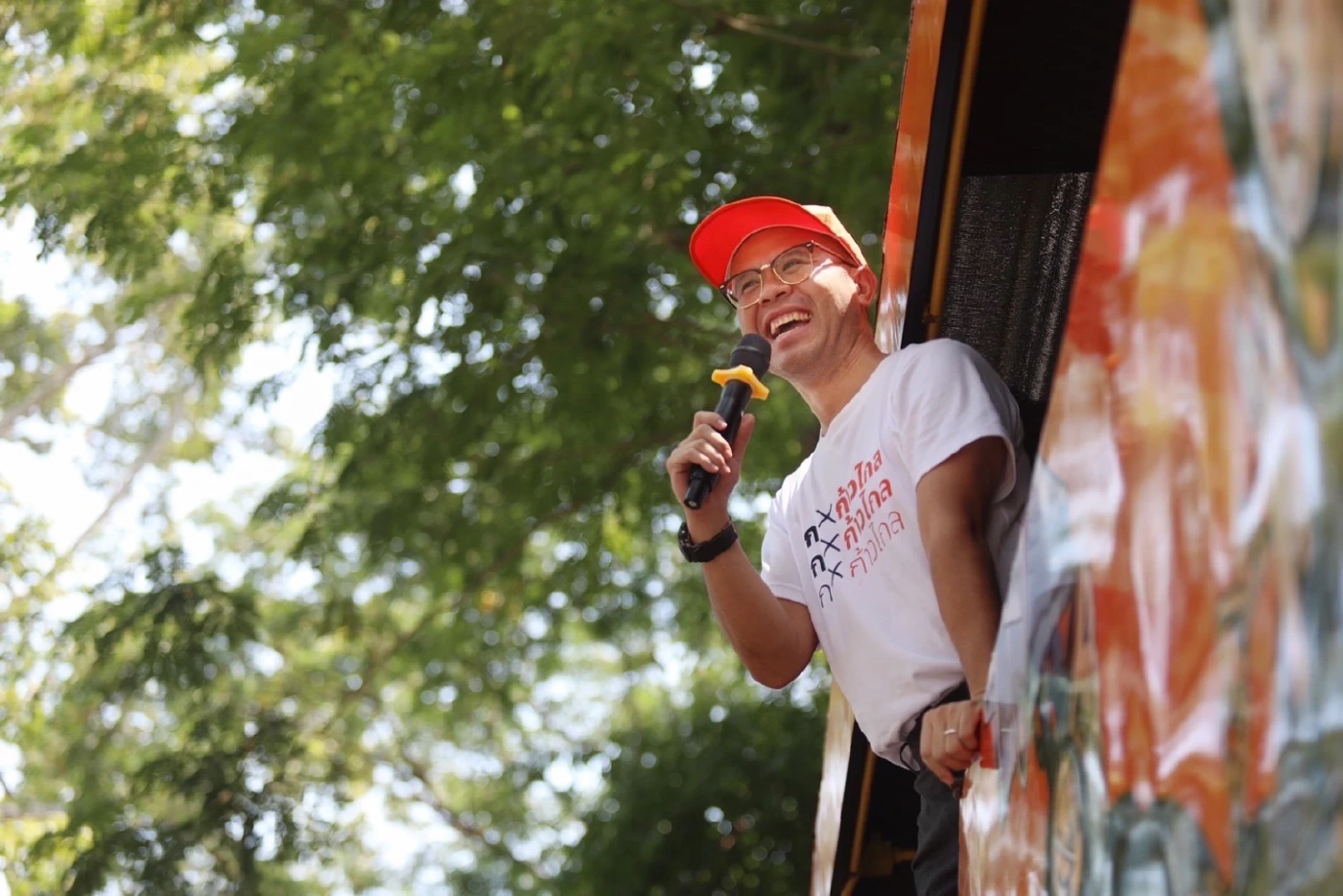 ถนนทุกสายมุ่งสู่ทำเนียบ  คาราวานชวนคนเหนือกาก้าวไกลส่ง”พิธา”เป็นนายกฯ