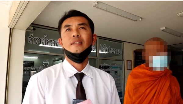 ระครูรังสีสุนทรธรรม หรือ หลวงพ่อสมหวัง อดีตเจ้าอาวาสวัดบ้านกล้วย 