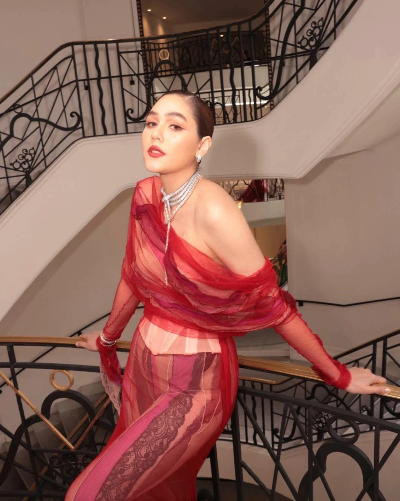 ซูมกันให้ชัดๆเหล่าคนดัง 'งัดเครื่องเพชร' ใส่ฟาดบนพรมแดงคานส์ครั้งที่ 76