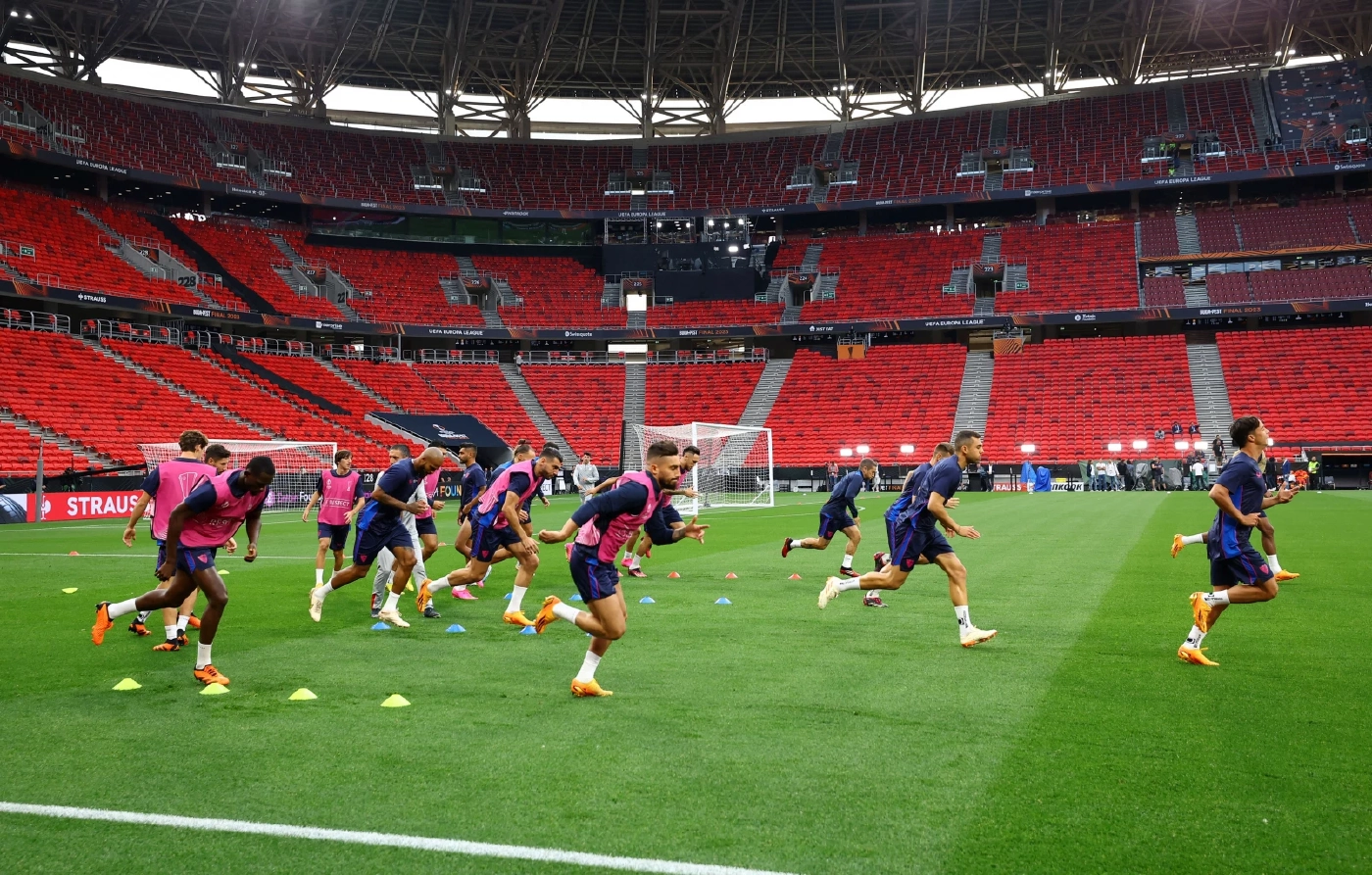 ดูบอลสด "เซบีย่า vs โรม่า" ชิงดำยูโรปาลีกคืนนี้ เช็กสถิติ-ความพร้อมล่าสุด