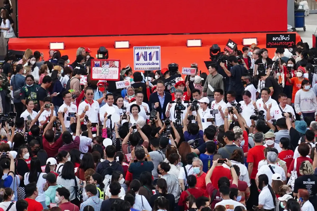 เพื่อไทยจัดใหญ่เปิดปราศรัยใจกลางกรุงอ้อนคะแนนเลือกทั้งพรรคทั้งคน