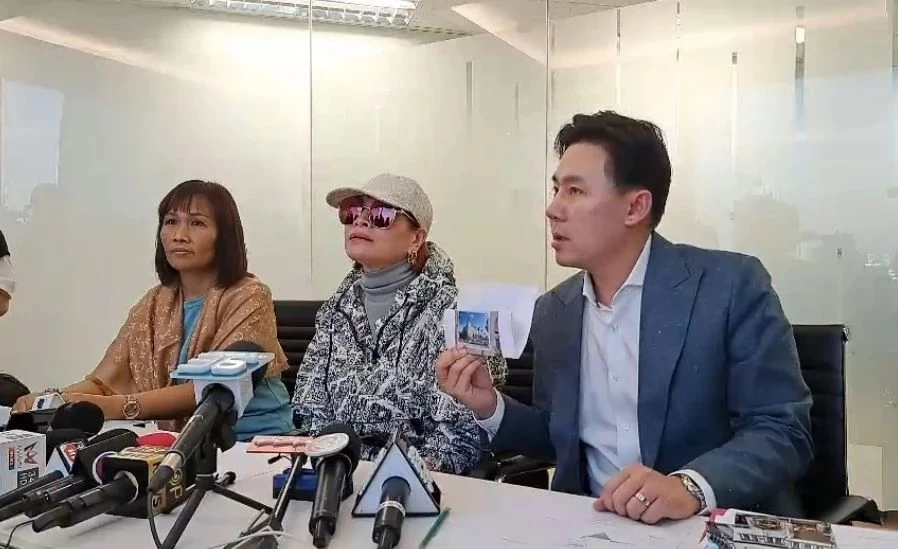 เปิดใจ"พี่อ้อย"เผยความสัมพันธ์กับ"ทนายตั้ม" โดนจับตาปมร้อนบ้านหรูที่ฝรั่งเศส(คลิป)