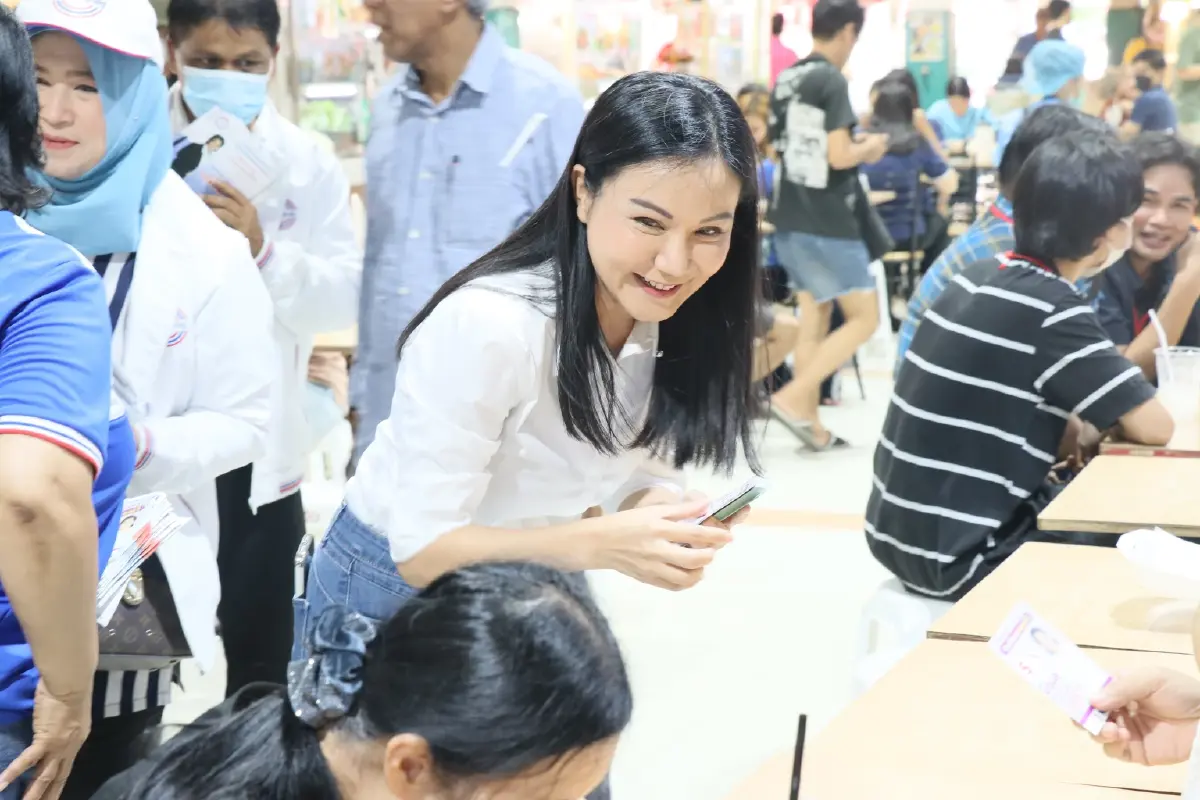 "ศ.ดร.นฤมล" ตะลุยหาเสียงช่วย "บ๊ะ นฤมล" เขต 14 เบอร์ 5 มั่นใจเสียงตอบรับดี