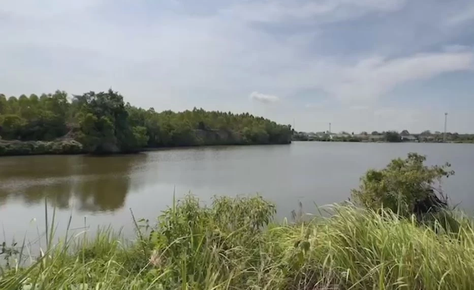 กู้ภัยเร่งค้นหา หนุ่มเมียนมาหนีร้อนไปเล่นน้ำ จมหายต่อหน้าเพื่อน