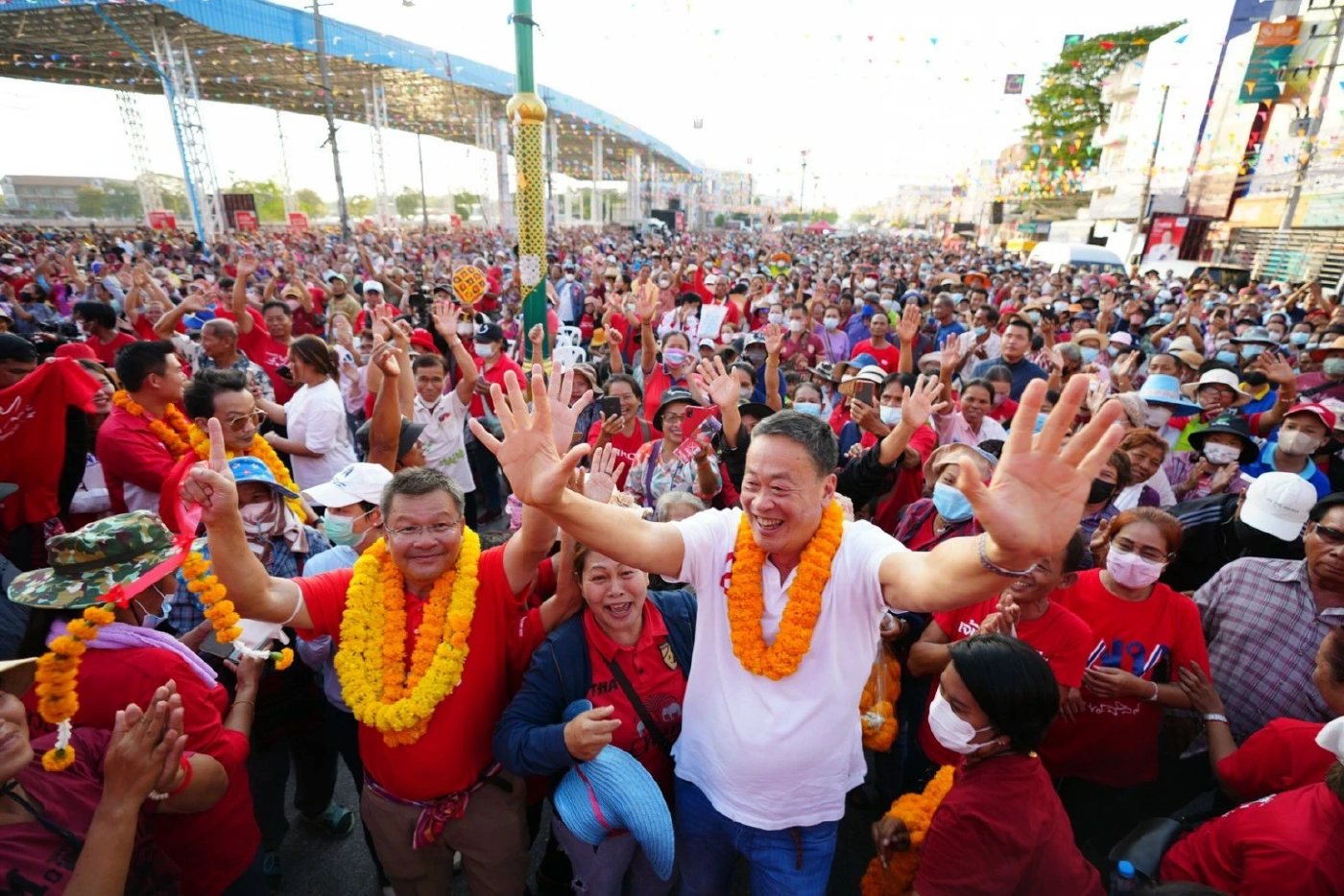เศรษฐา ทวีสิน ประธานที่ปรึกษาหัวหน้าครอบครัวเพื่อไทย 