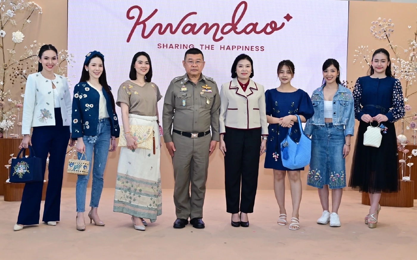 "ขวัญดาว” ผลิตภัณฑ์ใหม่ ต่อยอดงานฝีมือ ส่งเสริมคุณภาพครอบครัวตำรวจ