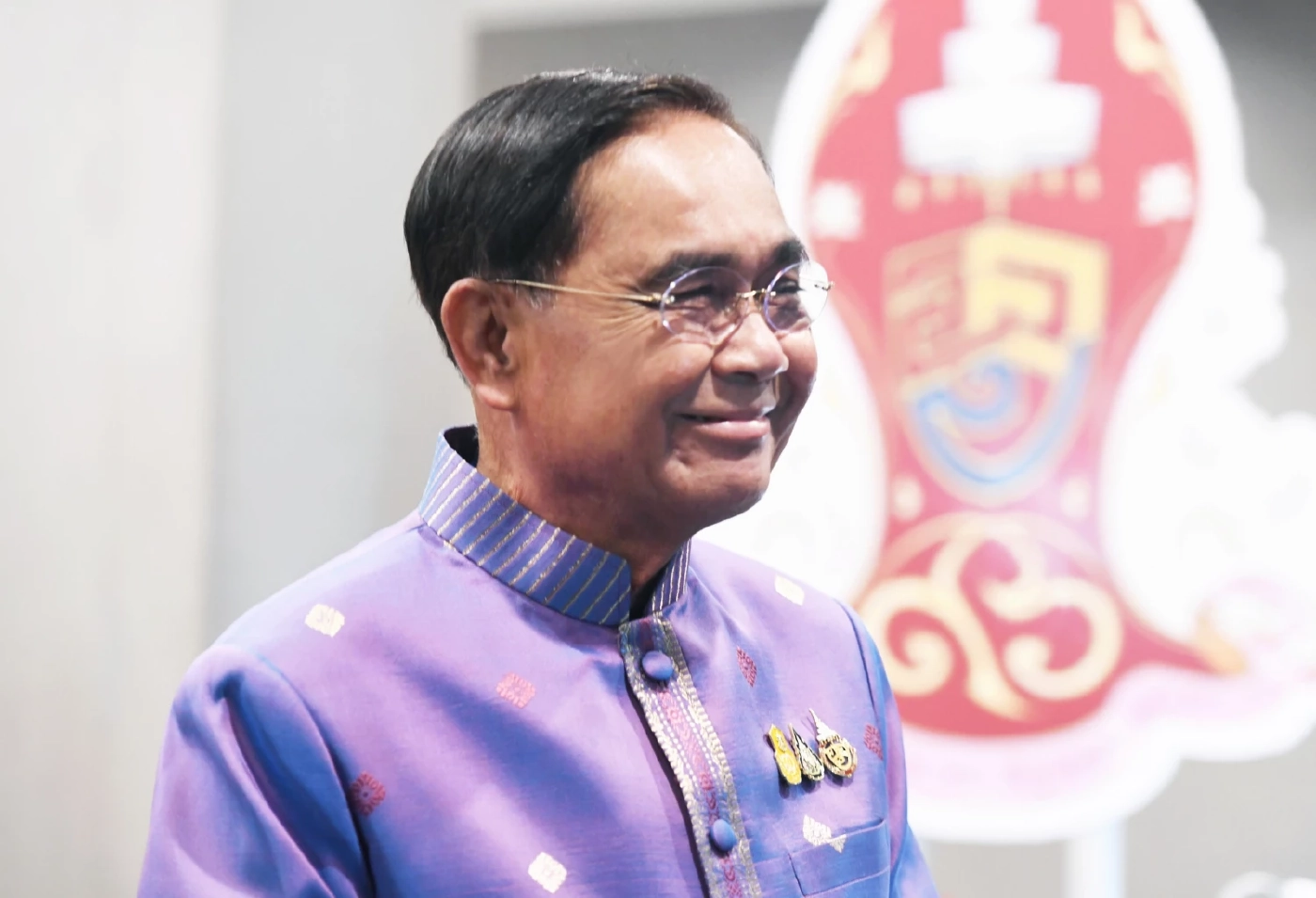 "บิ๊กตู่" ยิ้มรับ-ชิ่งตอบ จี้ถามปม "ทักษิณ" ประกาศกลับบ้านขอเลี้ยงหลาน