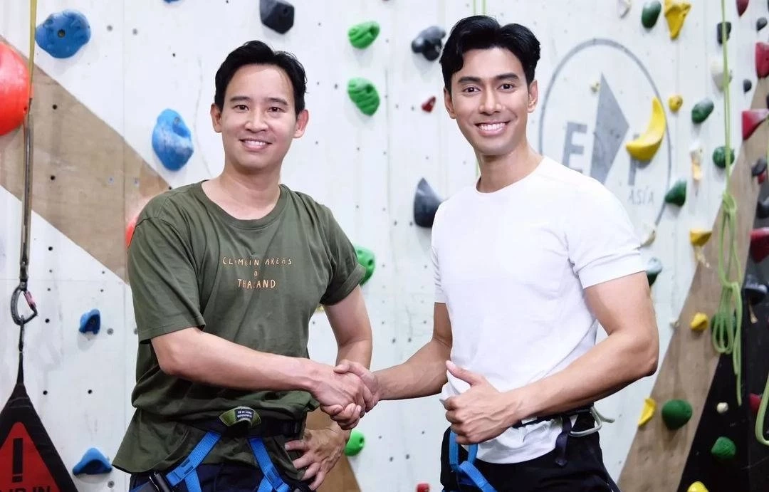 หนุ่มเอส  บันทึกรายการ กับ พิธา ลิ้มเจริญรัตน์  หัวหน้าพรรคก้าวไกล