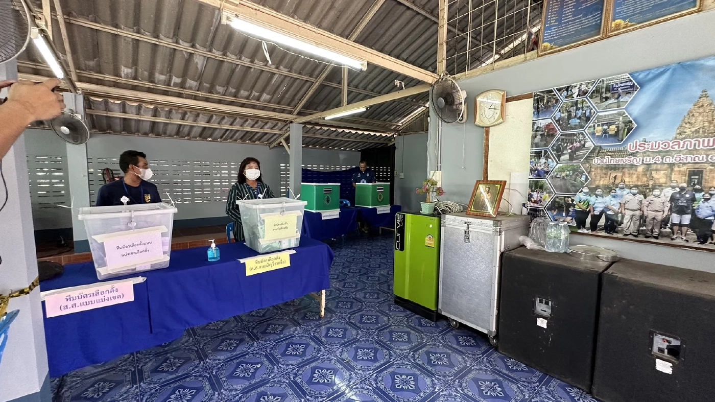 "เนวิน" ใช้สิทธิเลือกตั้ง ไม่รอ "อนุทิน" พูดสั้น "ทุกอย่างเหมือนเดิม"