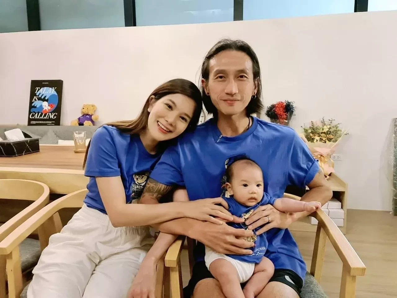 น้ำยาดี! ตูน บอดี้สแลม ขึ้นแท่นคุณพ่อลูกสอง ก้อย รัชวิน ประกาศท้องในวันเกิด