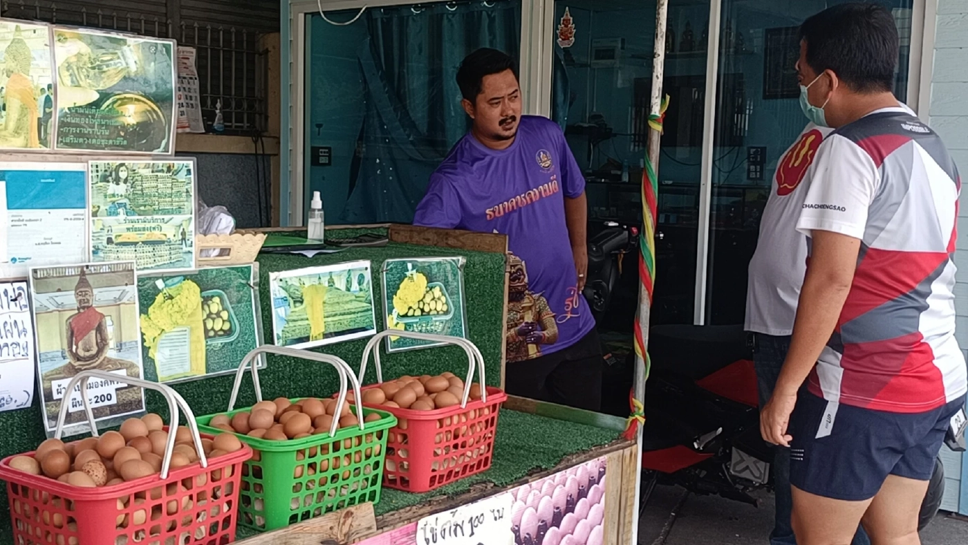 สาวโพสต์เตือน ซื้อไข่ต้มแก้บน หน้าวัดโสธรฯ เจอเน่าเกือบทั้งตะกร้า
