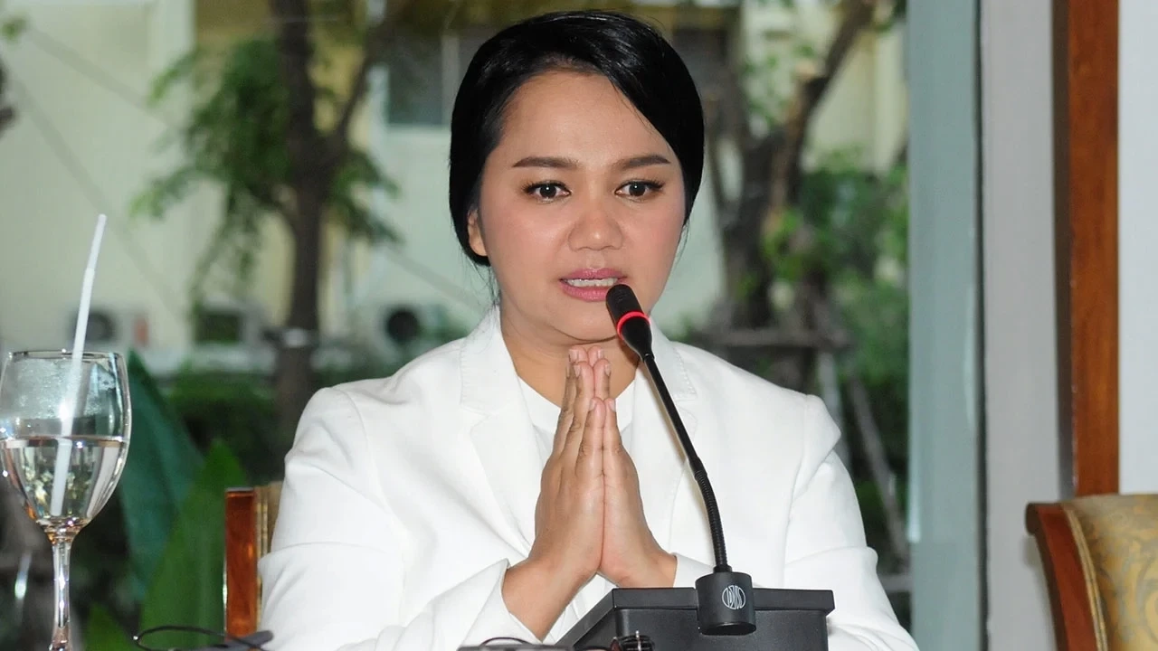 'ครูอ้อย' ฟาดกลับ 'ตุ๊ยตุ่ย' มีเงินร้อยล้านตอนไหน? เอาสเตทเม้นท์มาโชว์เลย