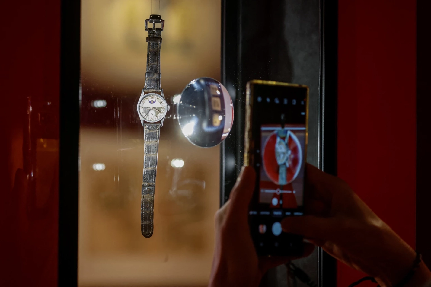 นาฬิกาของ “จักรพรรดิปูยี” ทุบสถิติราคาประมูล 214 ล้านบาท