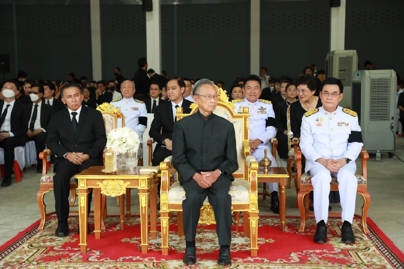 ตระกูลลักษณวิศิษฏ์ น้อมสำนึกพระมหากรุณาธิคุณ พิธีพระราชทานเพลิงศพพ่อวีระ