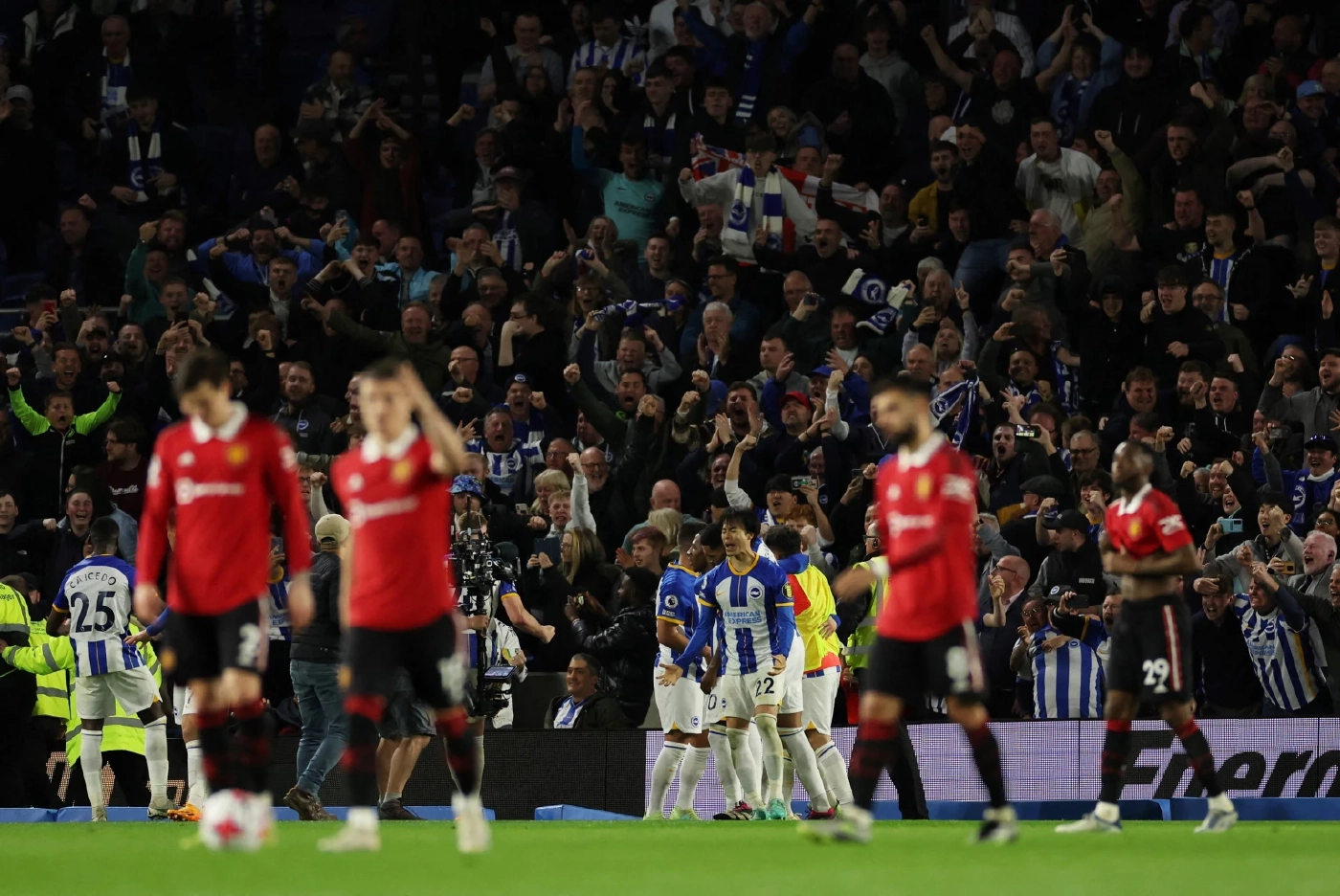 ดูบอลสด "เวสต์แฮม vs แมนยู" พรีเมียร์ลีก 01.00 น. เช็กสถิติ-ความพร้อมล่าสุด