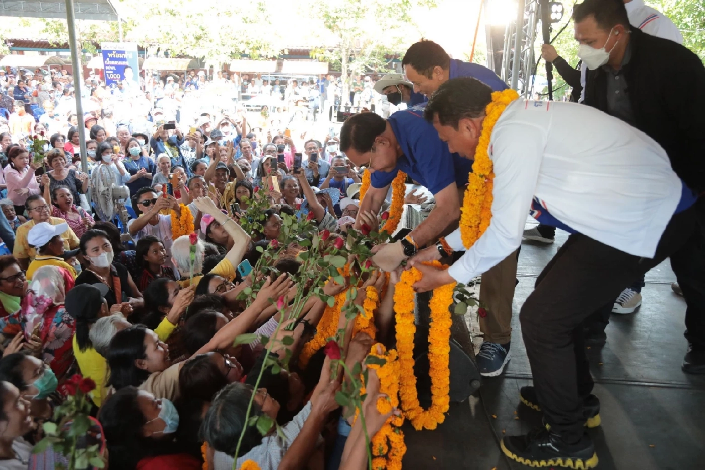 พี่ตู่ หาเสียงนครศรีฯ หยอกหากได้ส.ส.น้อยกลับบ้านนอน อย่าร้องไห้คิดถึงนะ