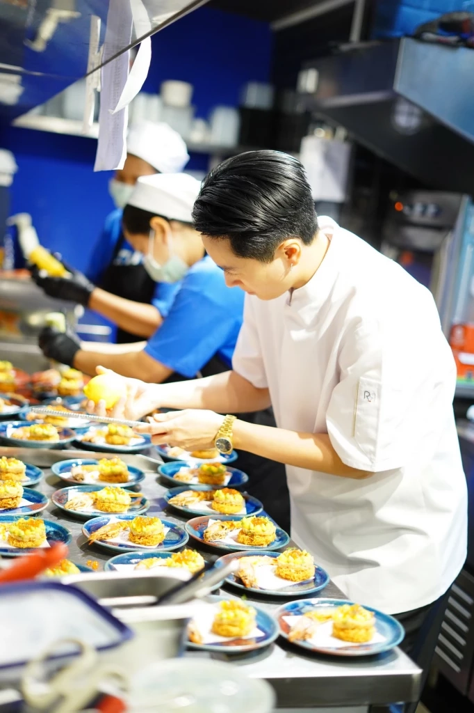'เชฟอั้ม พีชญา' เปิดเมนูสุดพรีเมี่ยม ยกอาหารทะเลขึ้นโต๊ะ ในแบบเชฟส์เทเบิ้ล