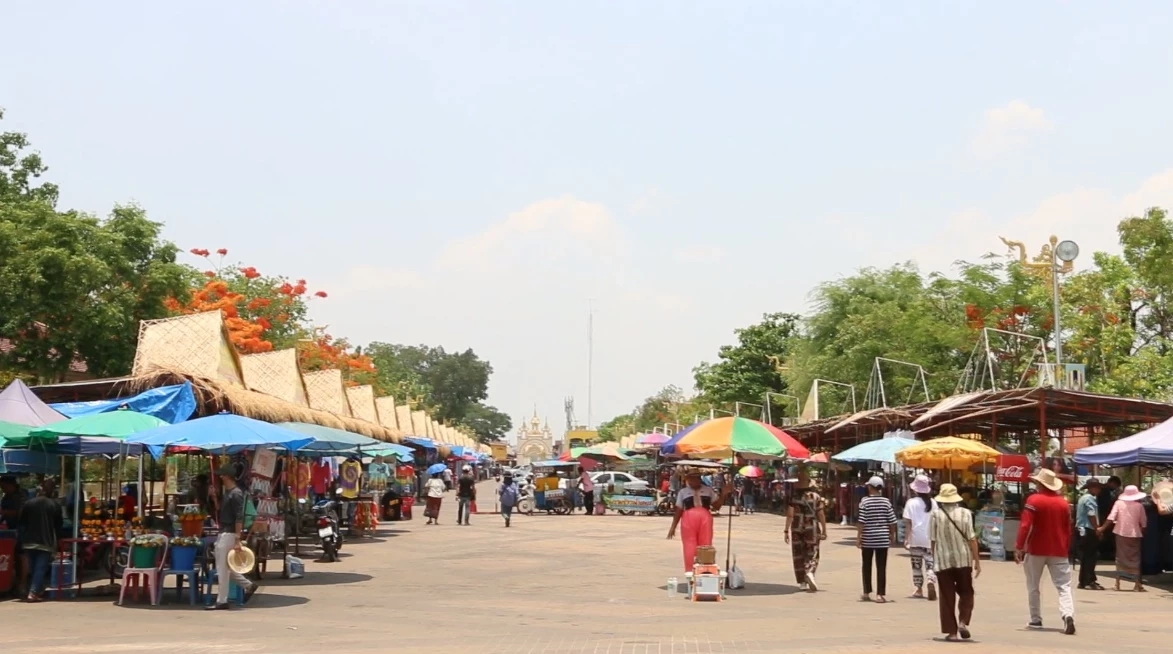พ่อค้า-แม่ค้า โอด เดือดร้อนแน่ หากปิดวัดพระธาตุพนม 1 เดือน