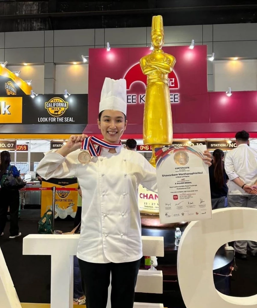 กระติ๊บ ชวัลกร ทั้งสวยทั้งเก่ง คว้าเหรียญเงินประกวดทำอาหาร