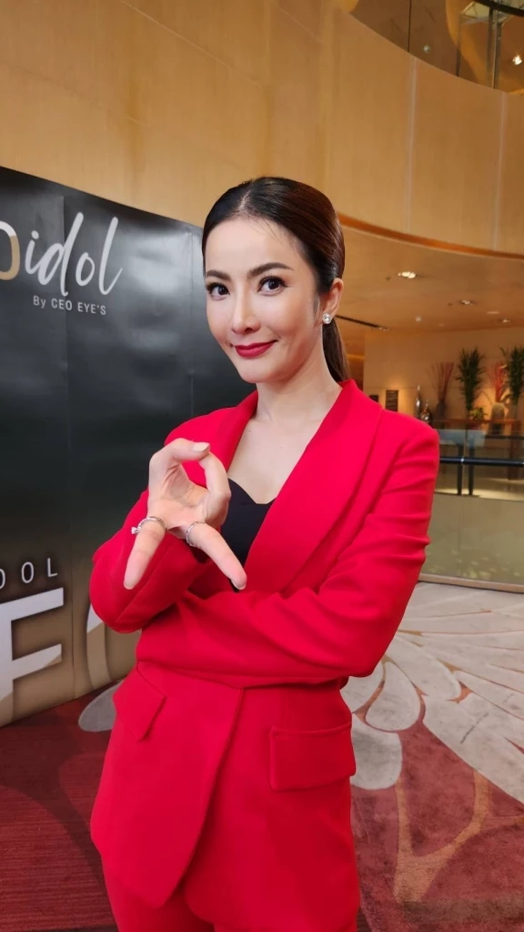 นักแสดงสาว อาย วราไพรินทร์ มือปราบ Forex-3D เตือนภัยแชร์ลูกโซ่มีอีกเยอะ