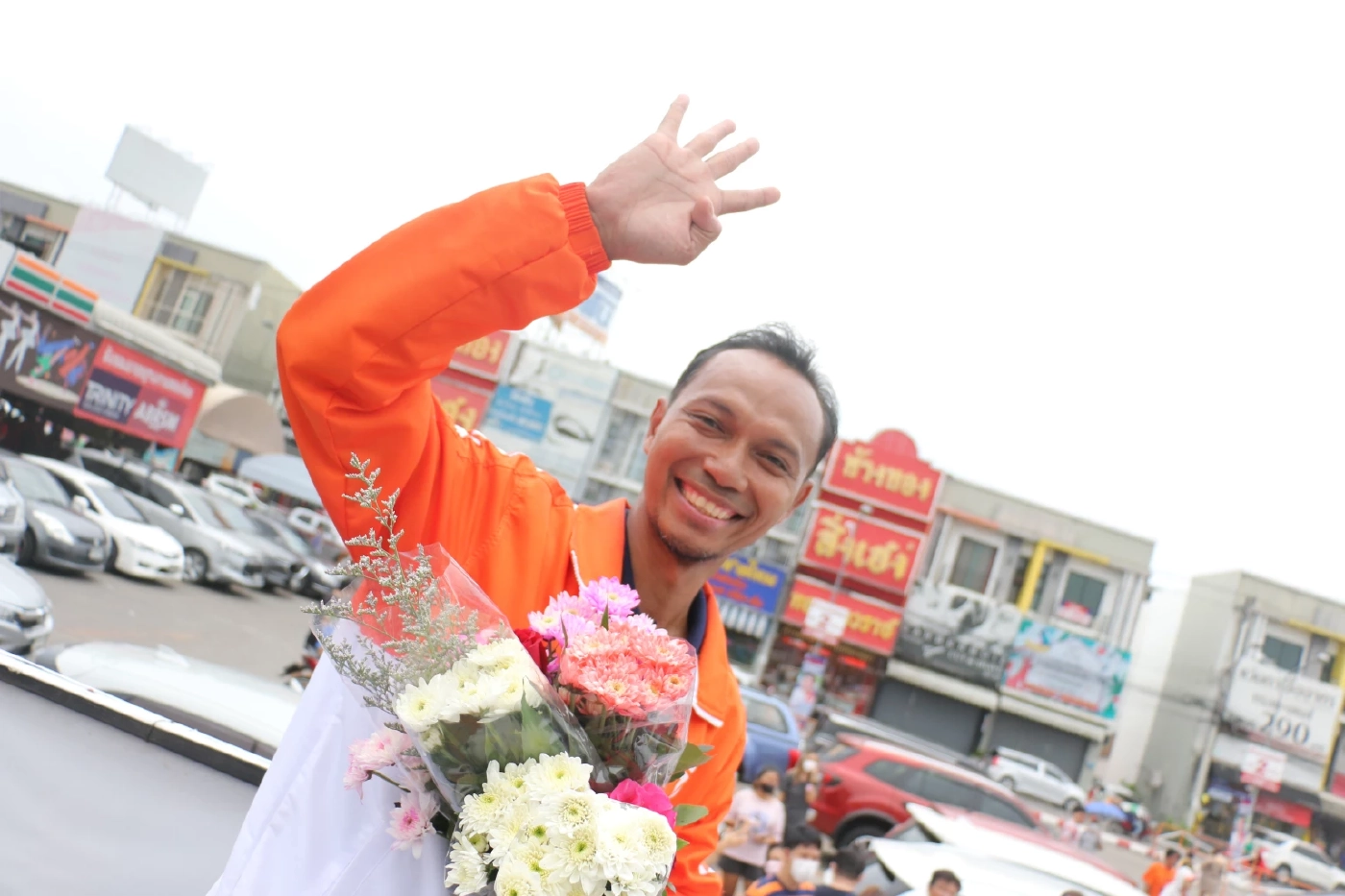 พิธา ไม่ห่วงถูกร้องถือหุ้นสื่อ ชี้เจตนาหวังผลการเมือง ลดทอนความเชื่อมั่น