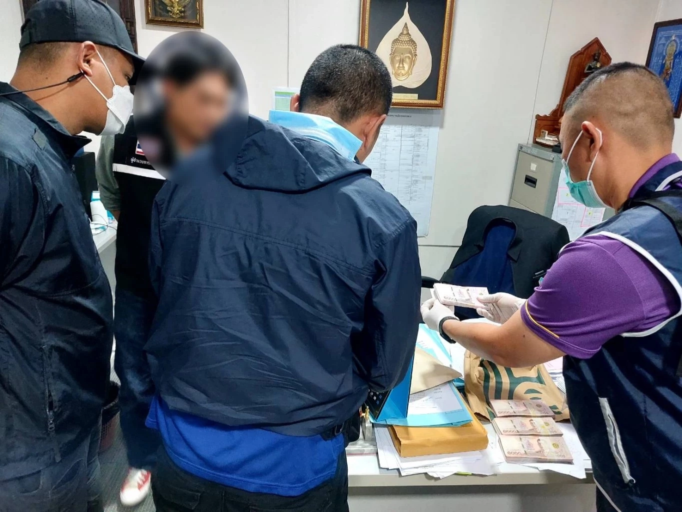 ย้อนประวัติ "เอกพจน์" นายกคลองหลวง ถูกแจ้งข้อหาเรียกรับสินบน 3 ล้าน 