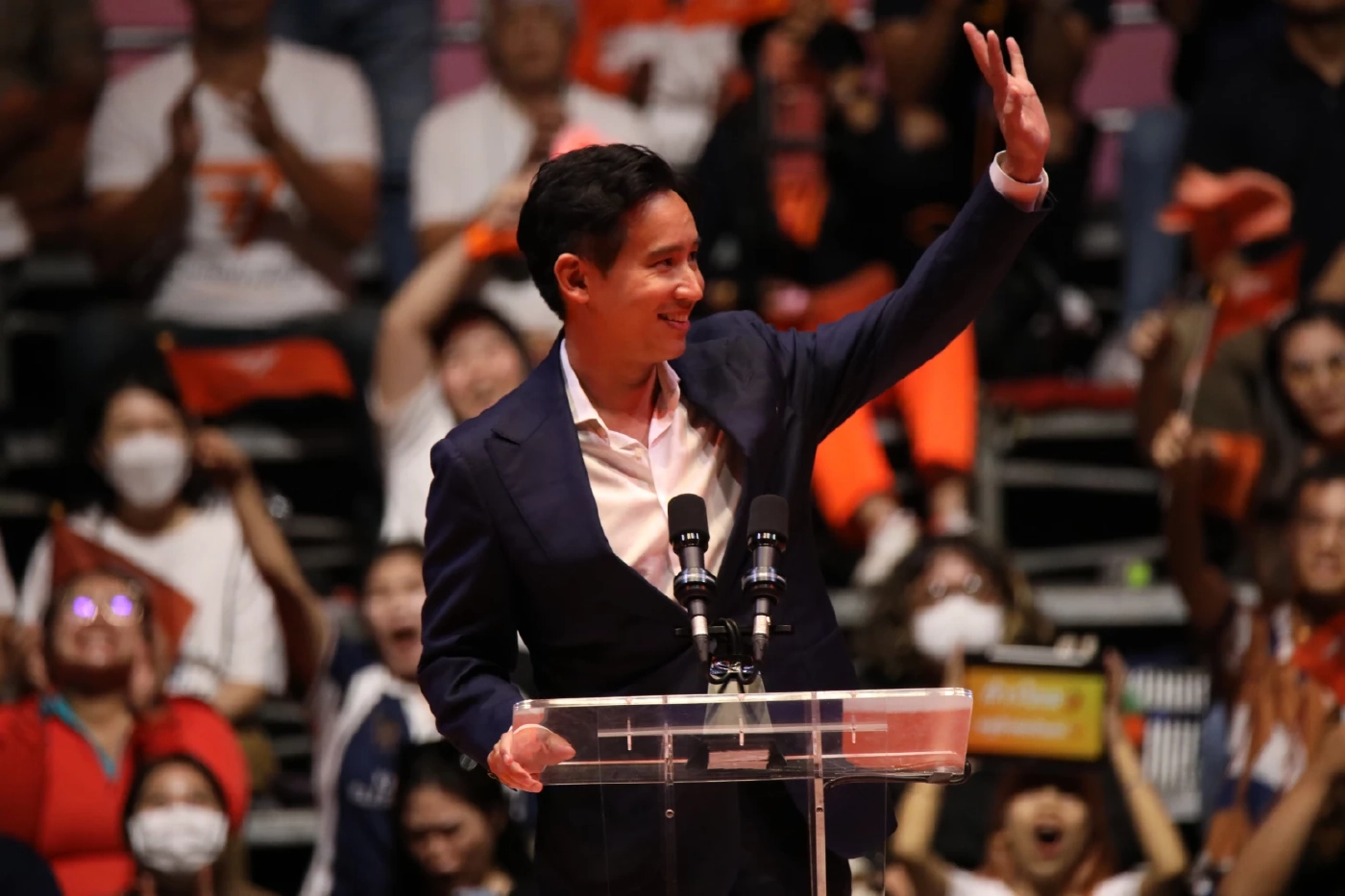 "ก้าวไกล" ทิ้งหมัดเด็ดปราศรัยใหญ่โค้งสุดท้ายปลุกทำการเมืองแห่งความหวัง