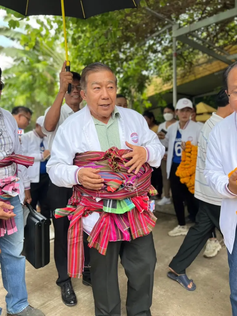 "ธรรมรักษ์" นำทีมขุนพลพลังประชารัฐ ลุยพื้นที่อีสานโค้งสุดท้าย
