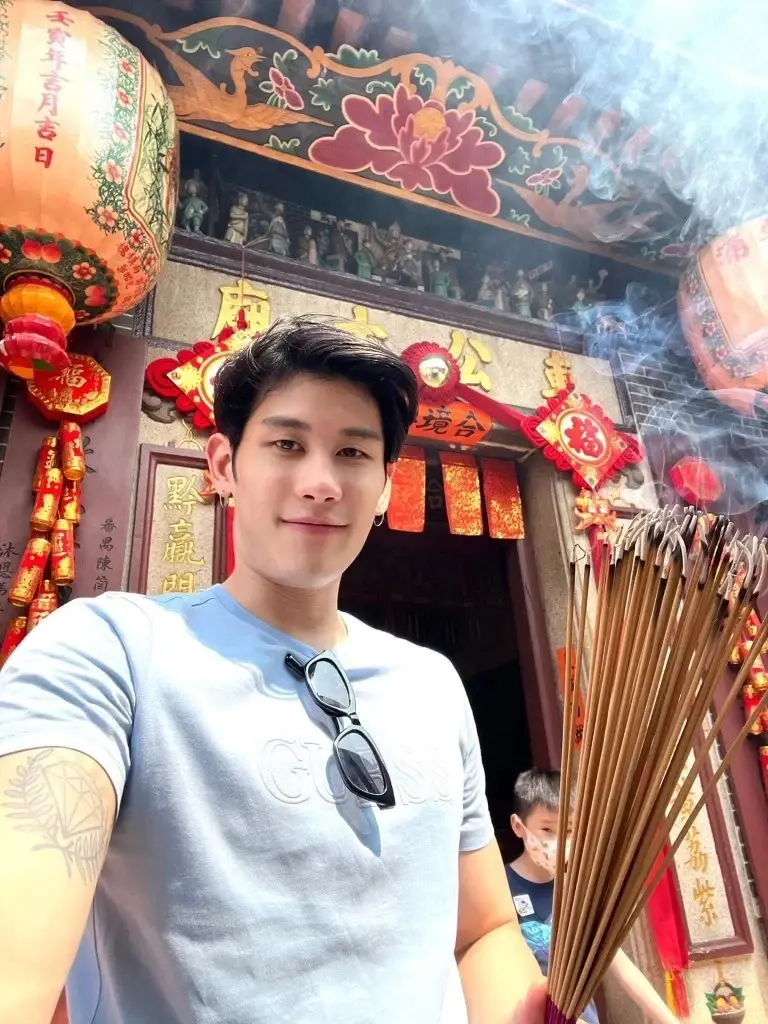หมอไวท์เผยดวง 6 ราศี ชีวิตผ่านจุดต่ำสุดไปแล้ว รอรับงานดีเงินไหลเข้ารัวๆ