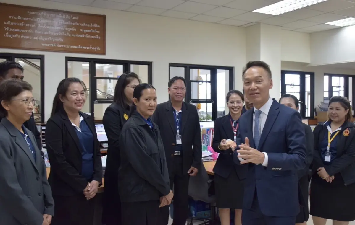 ปธ.ศาลฎีกา ตรวจเยี่ยมศาลอุตรดิตถ์-สุโขทัย ย้ำการจัดการคดีให้สอดคล้องปริมาณคดี